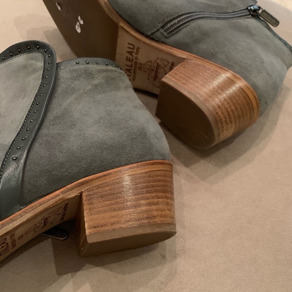 Italeau Adina Suede Ankle Booties Gray - Picture 8 of 8